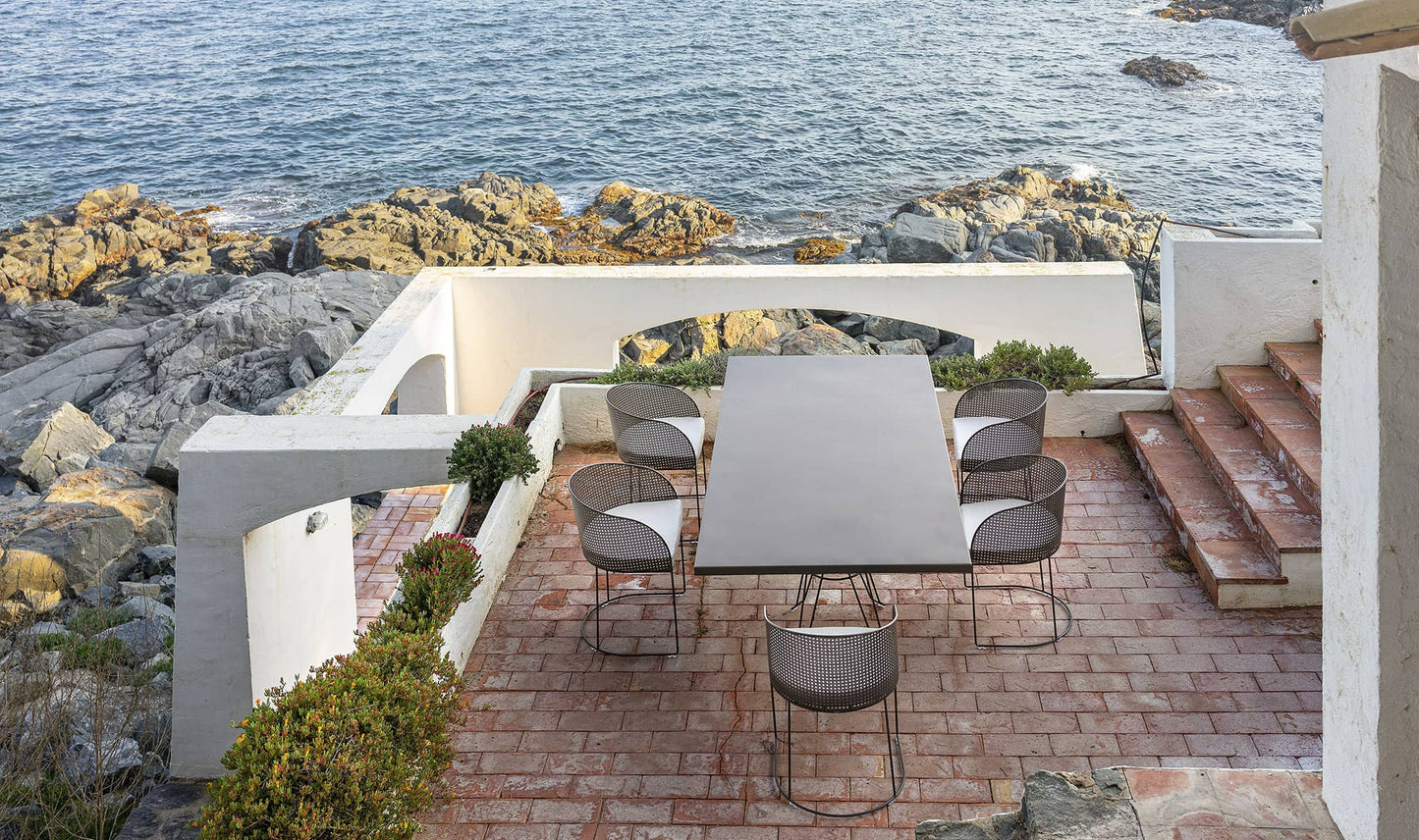 Arena Armchair