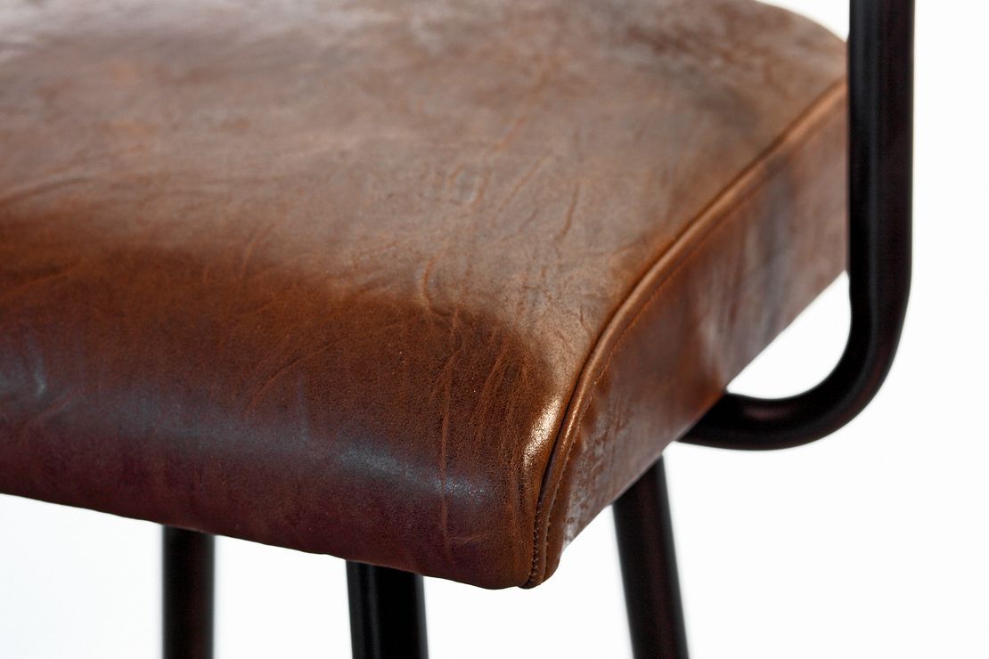 Armrest High Stool