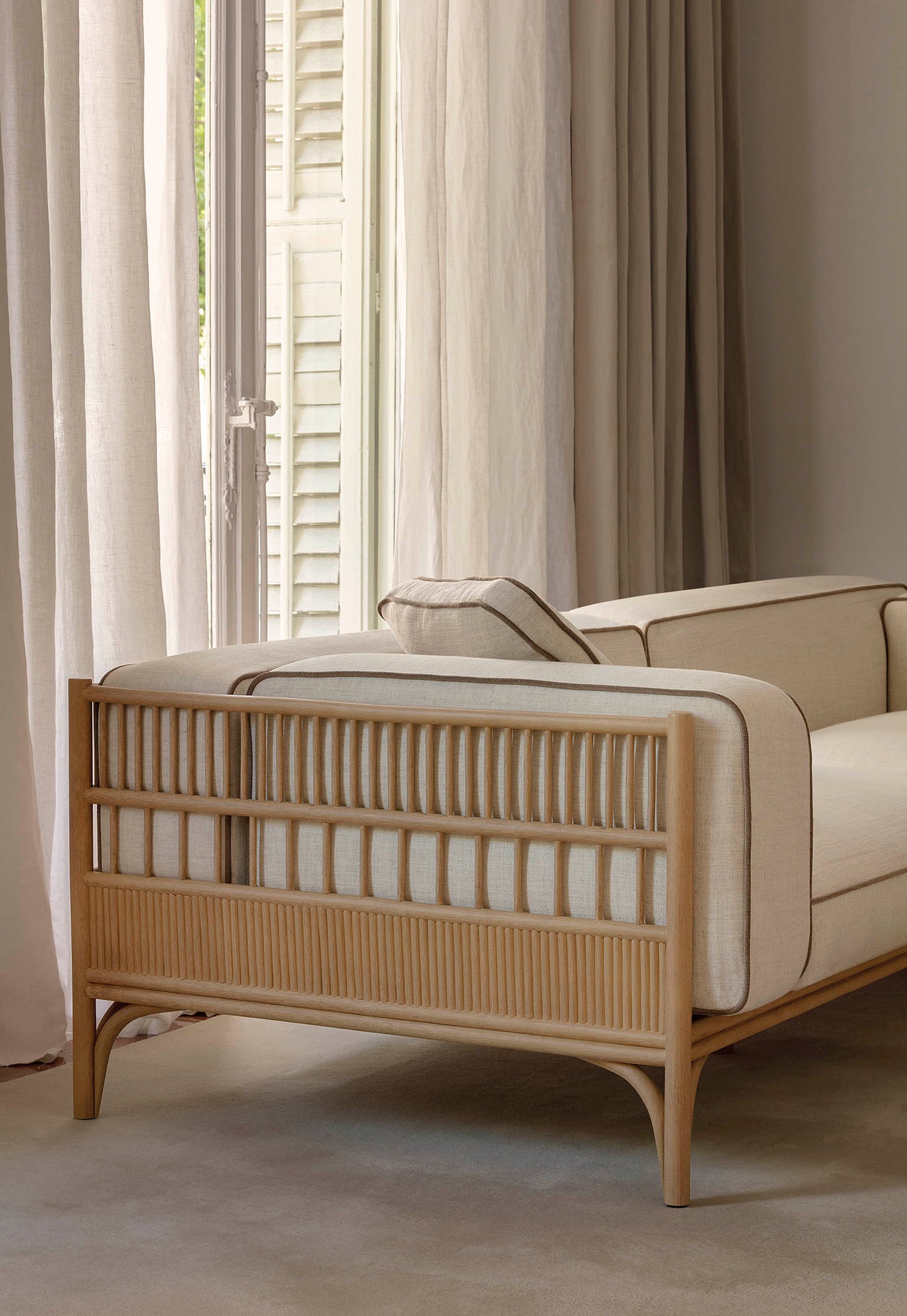 Cadenza Sofa-Contract Furniture Store for hospitality, leisure & commercial projects