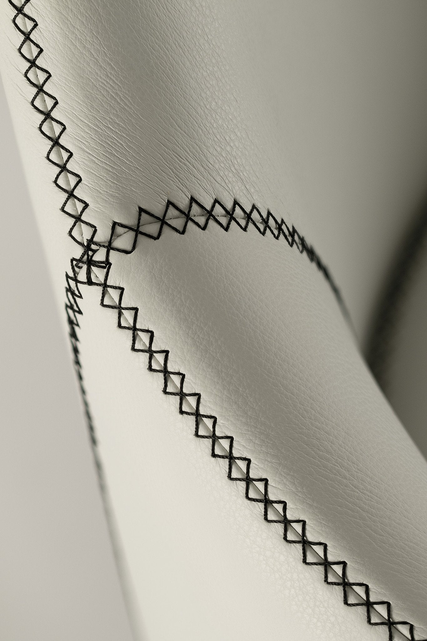 Chicago 015 P F Lounge Chair-Contract Furniture Store for hospitality, leisure & commercial projects