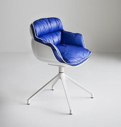 Choppy U Armchair
