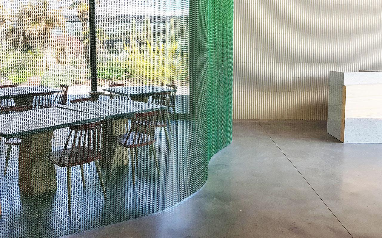 Flexible Seating Chain Divider-Contract Furniture Store for hospitality, leisure & commercial projects