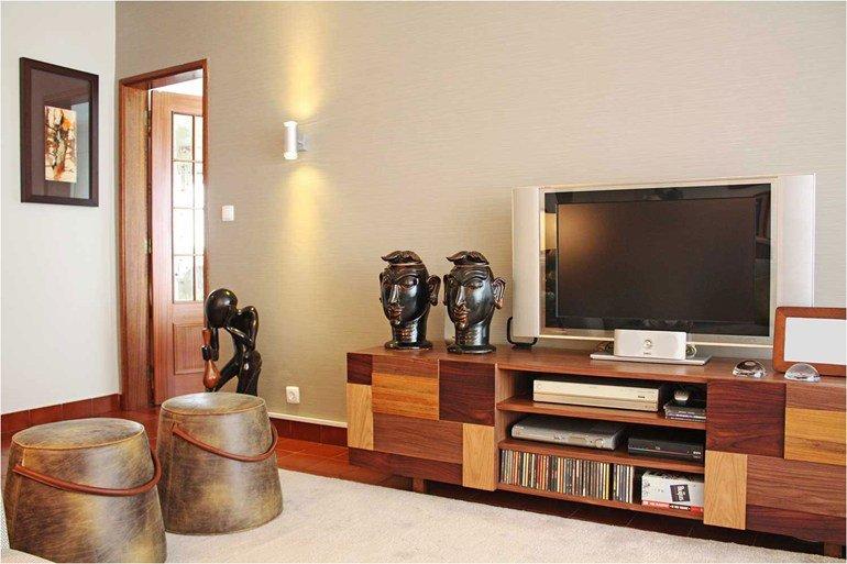 Form TV Bench