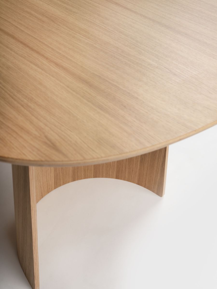 Ginger Dining Table-Contract Furniture Store for hospitality, leisure & commercial projects