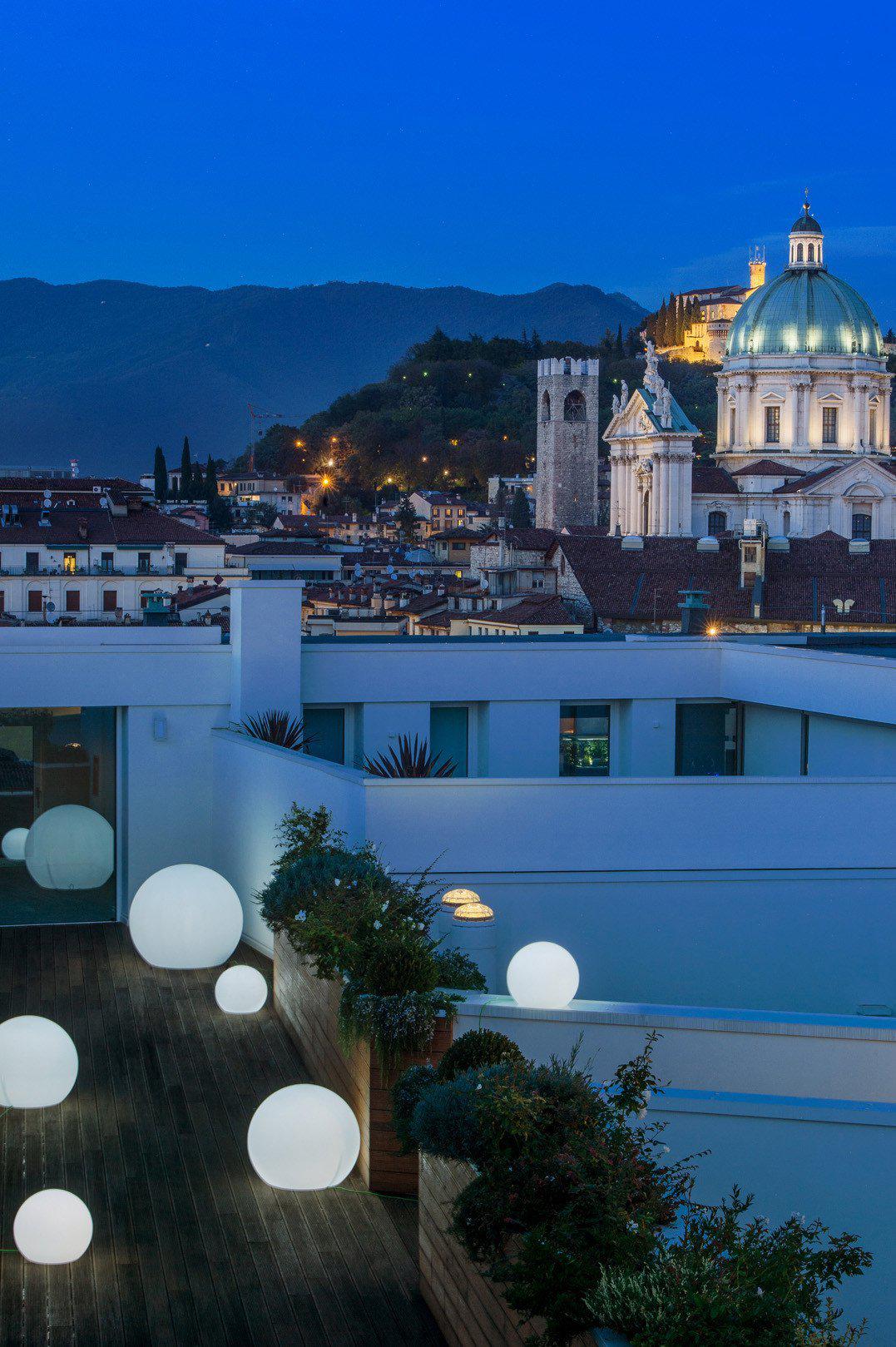 Happy Apple External 332E Floor Lamp