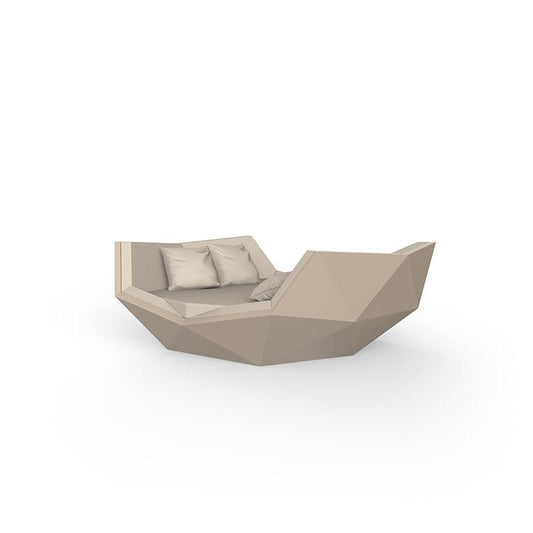 Iglu Daybed-Contract Furniture Store for hospitality, leisure & commercial projects