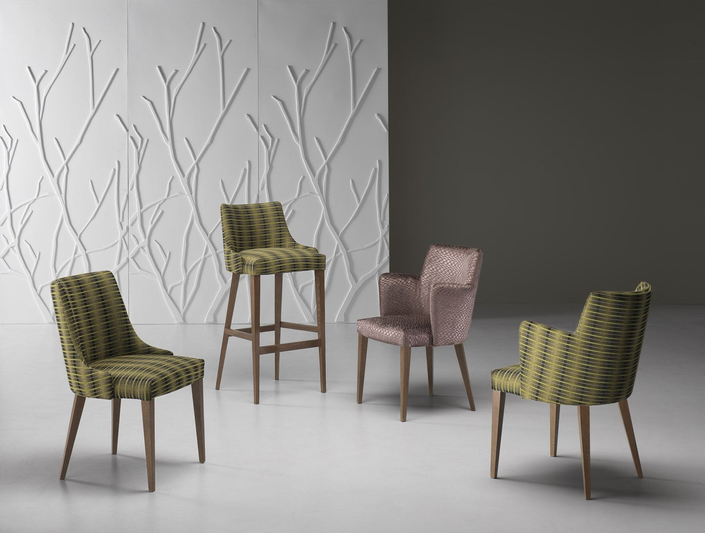 Louvre/A Armchair