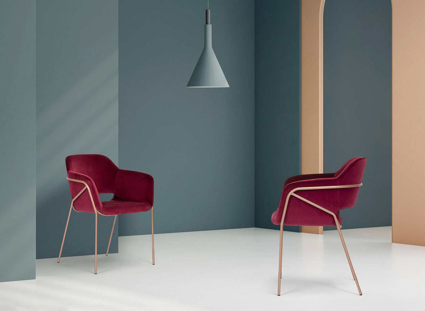 Magda 04 Base 134 Armchair-Contract Furniture Store for hospitality, leisure & commercial projects