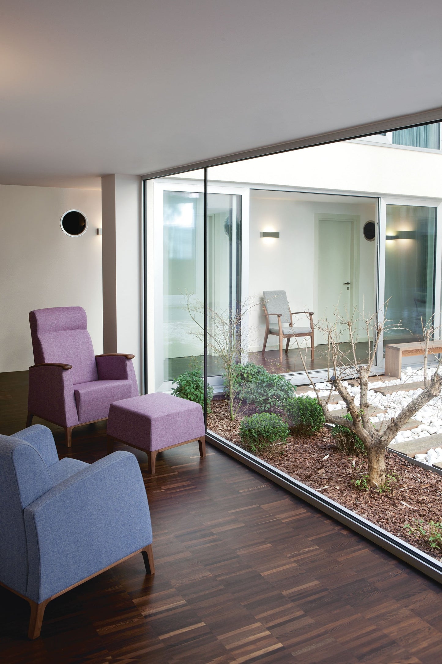 Mamy 71 Pouf-Contract Furniture Store for hospitality, leisure & commercial projects