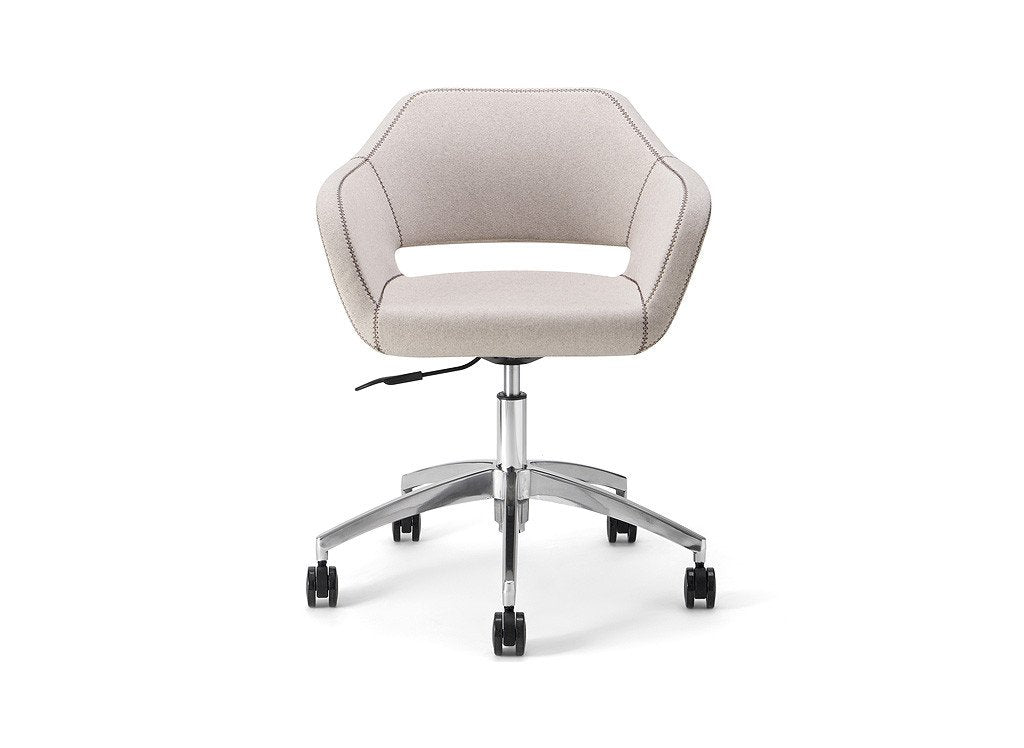 Manu 04 Base 106 Armchair
