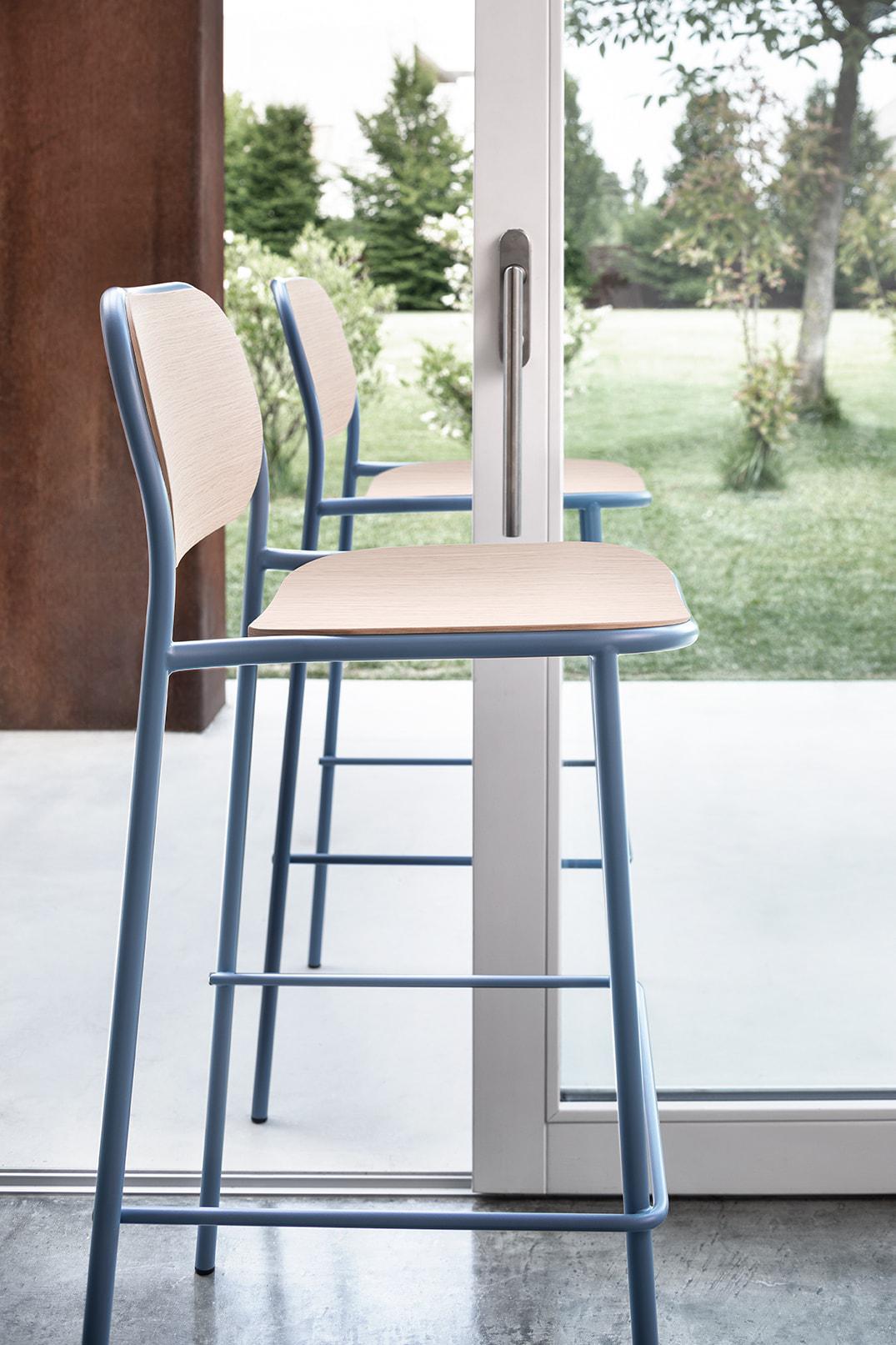 Metis Wood High Stool