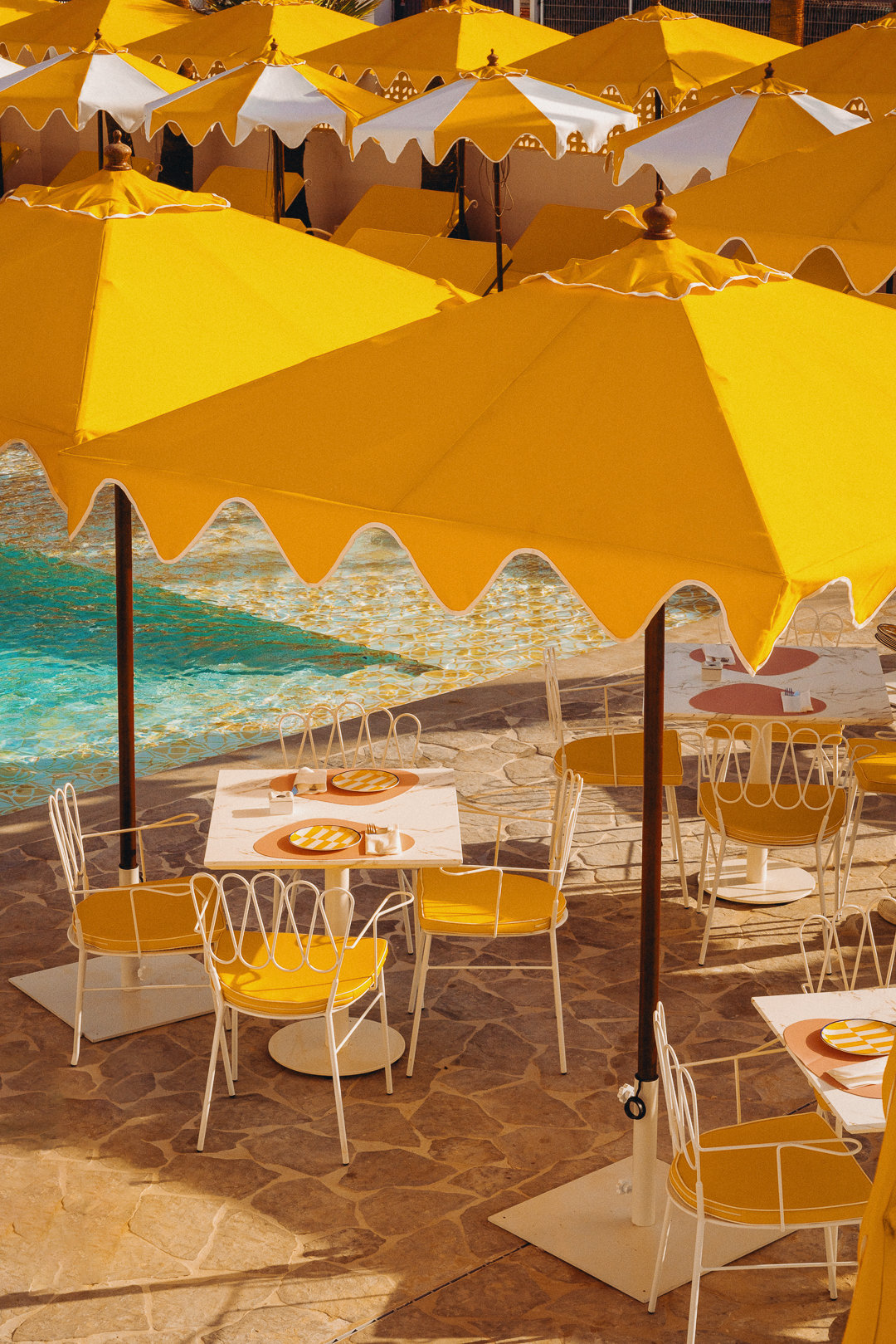 Moi Aussi 105 Armchair-Contract Furniture Store for hospitality, leisure & commercial projects