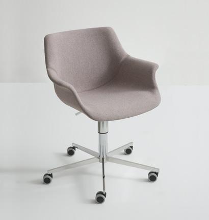More 5R Uphol Armchair