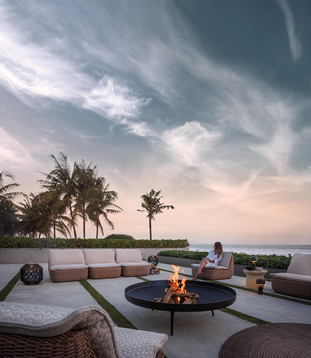 Omada Corner Unit-Contract Furniture Store for hospitality, leisure & commercial projects