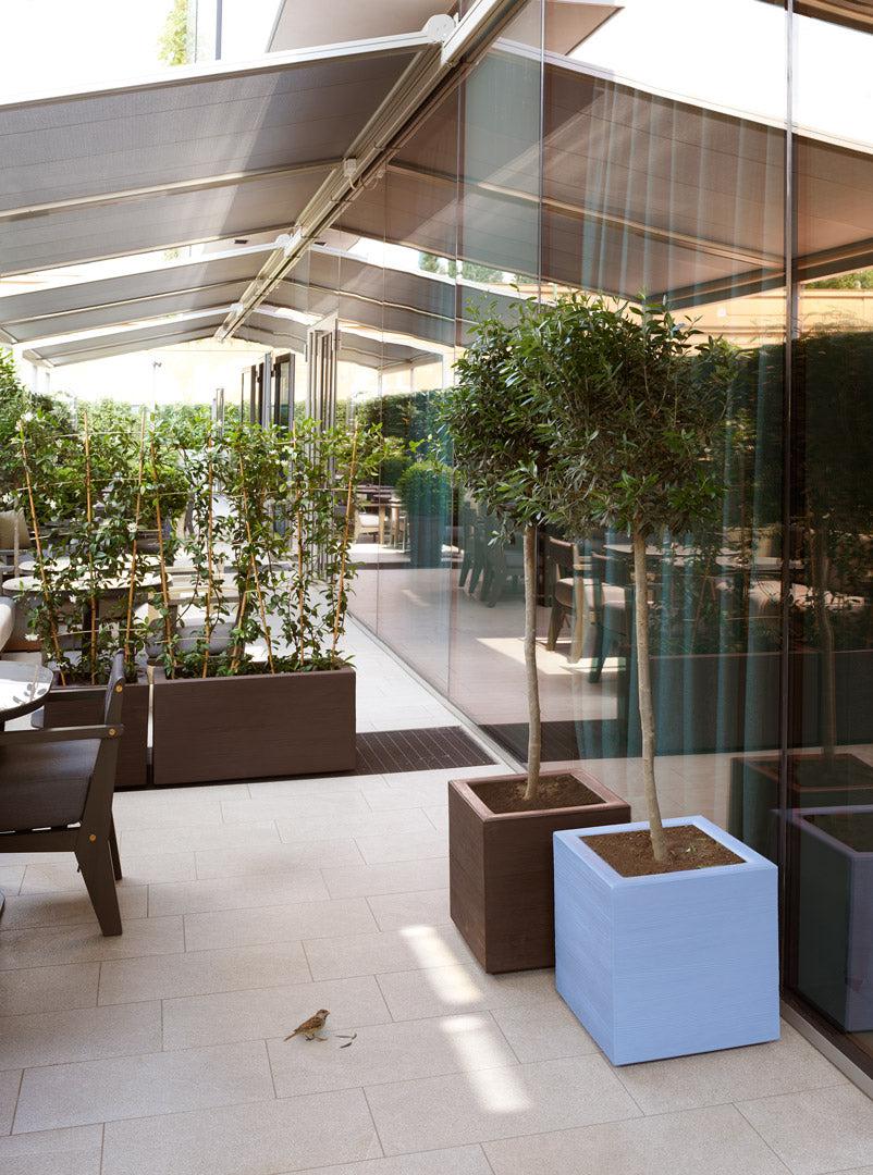 Quadra II Pot-Contract Furniture Store for hospitality, leisure & commercial projects