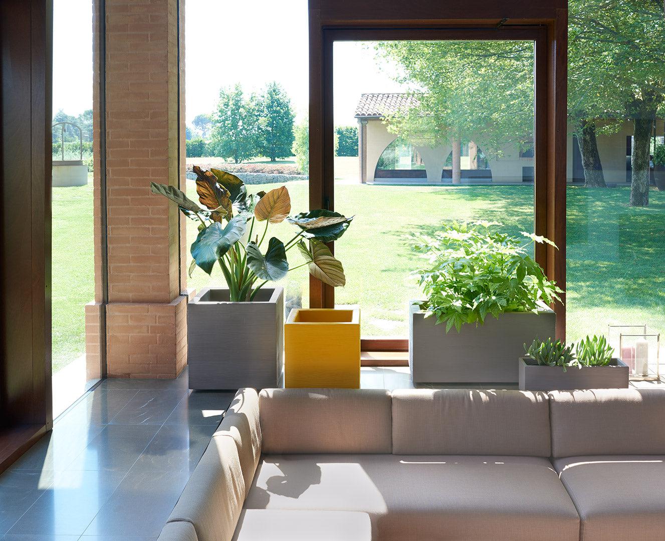 Quadra Pot-Contract Furniture Store for hospitality, leisure & commercial projects