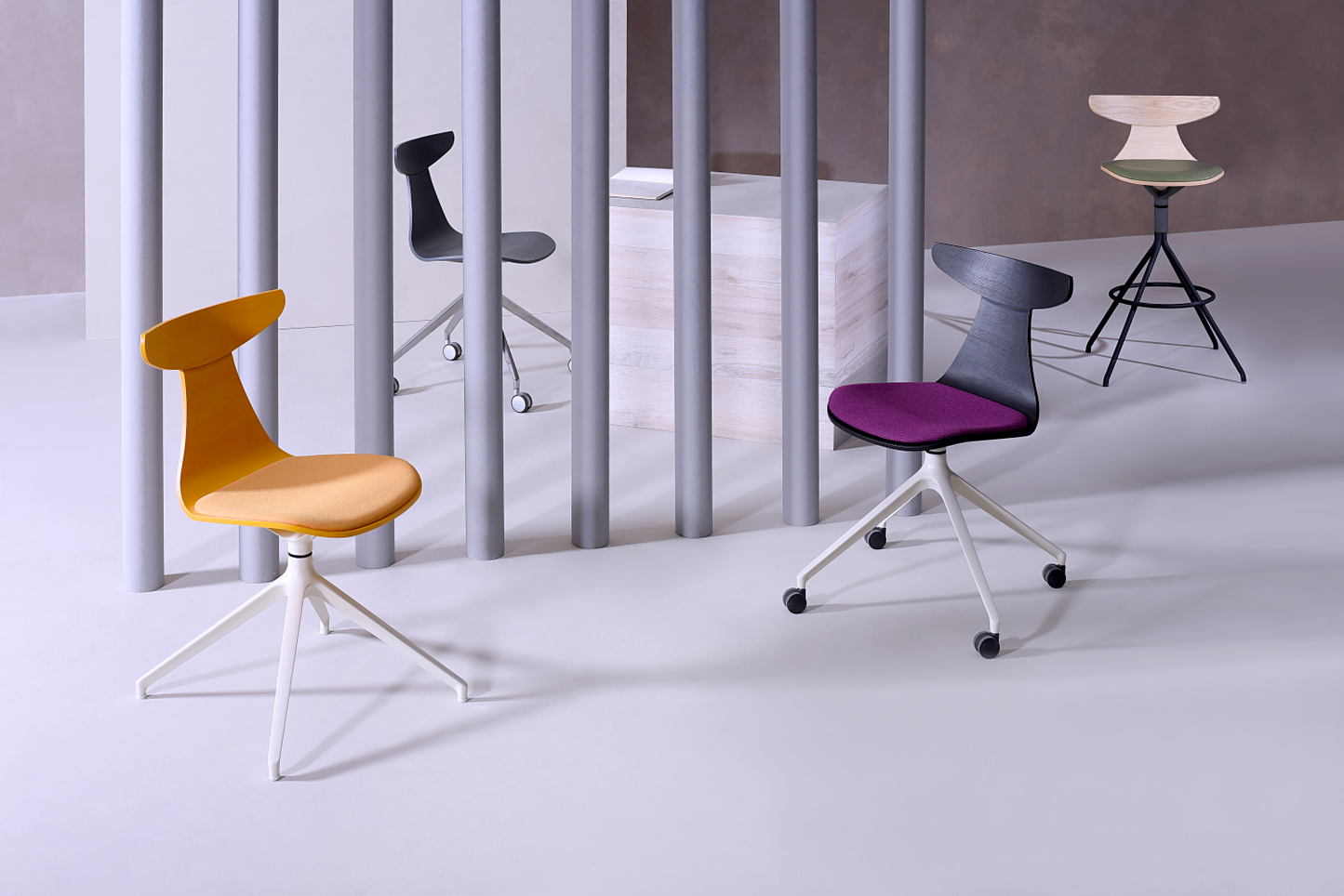 Romy 3047 High Stool