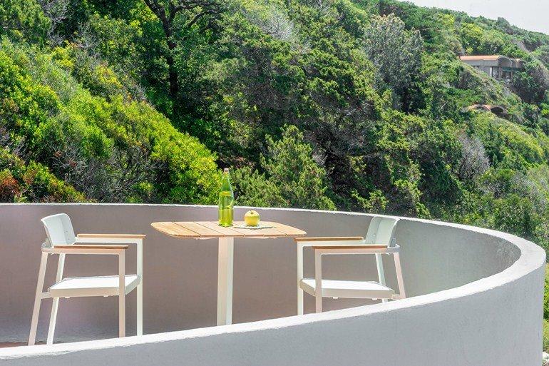 Shine Dining Table