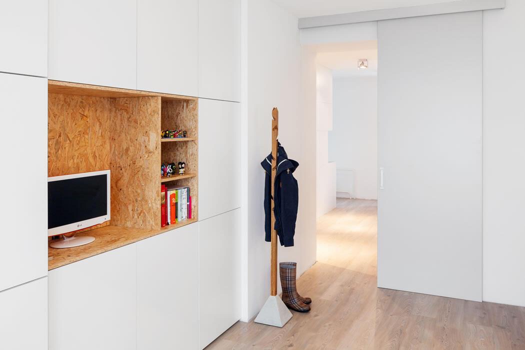 Tee Coat Hanger