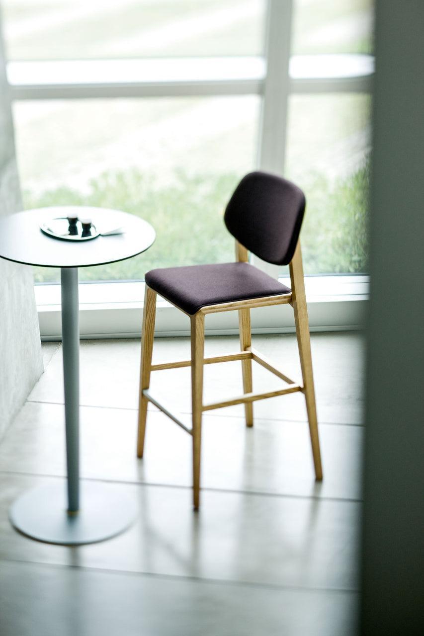 Yard 2002 SG High Stool