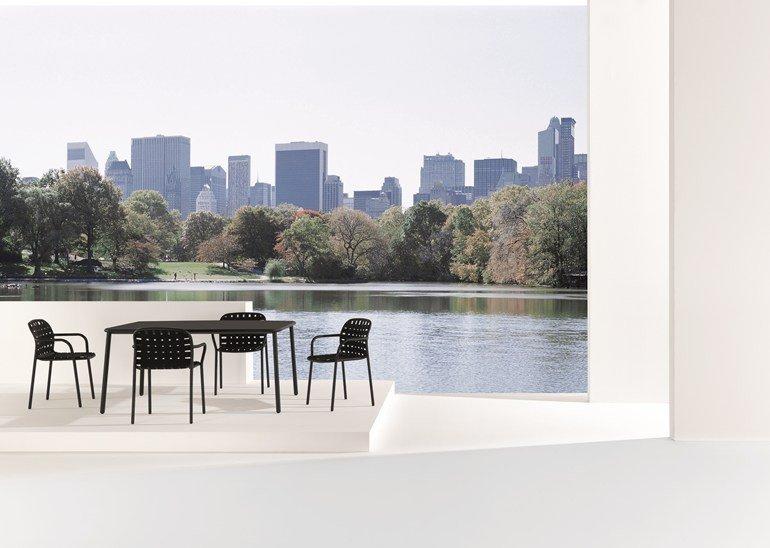 Yard 505 Dining Table