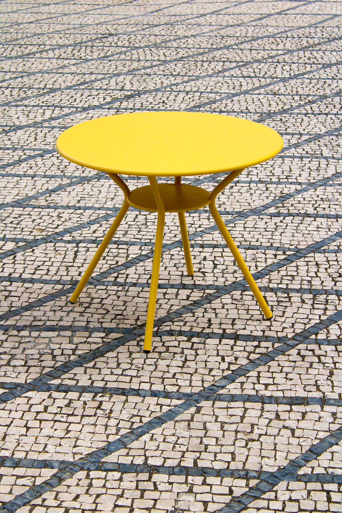 Alva Dining Table