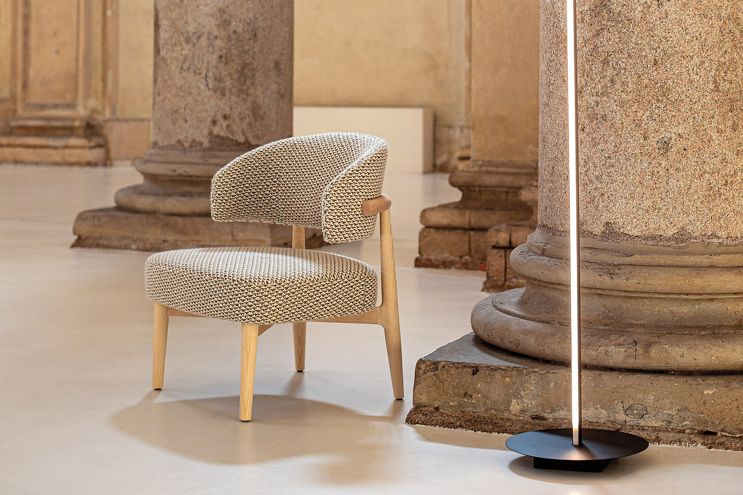 Liv 105 P Lounge Chair