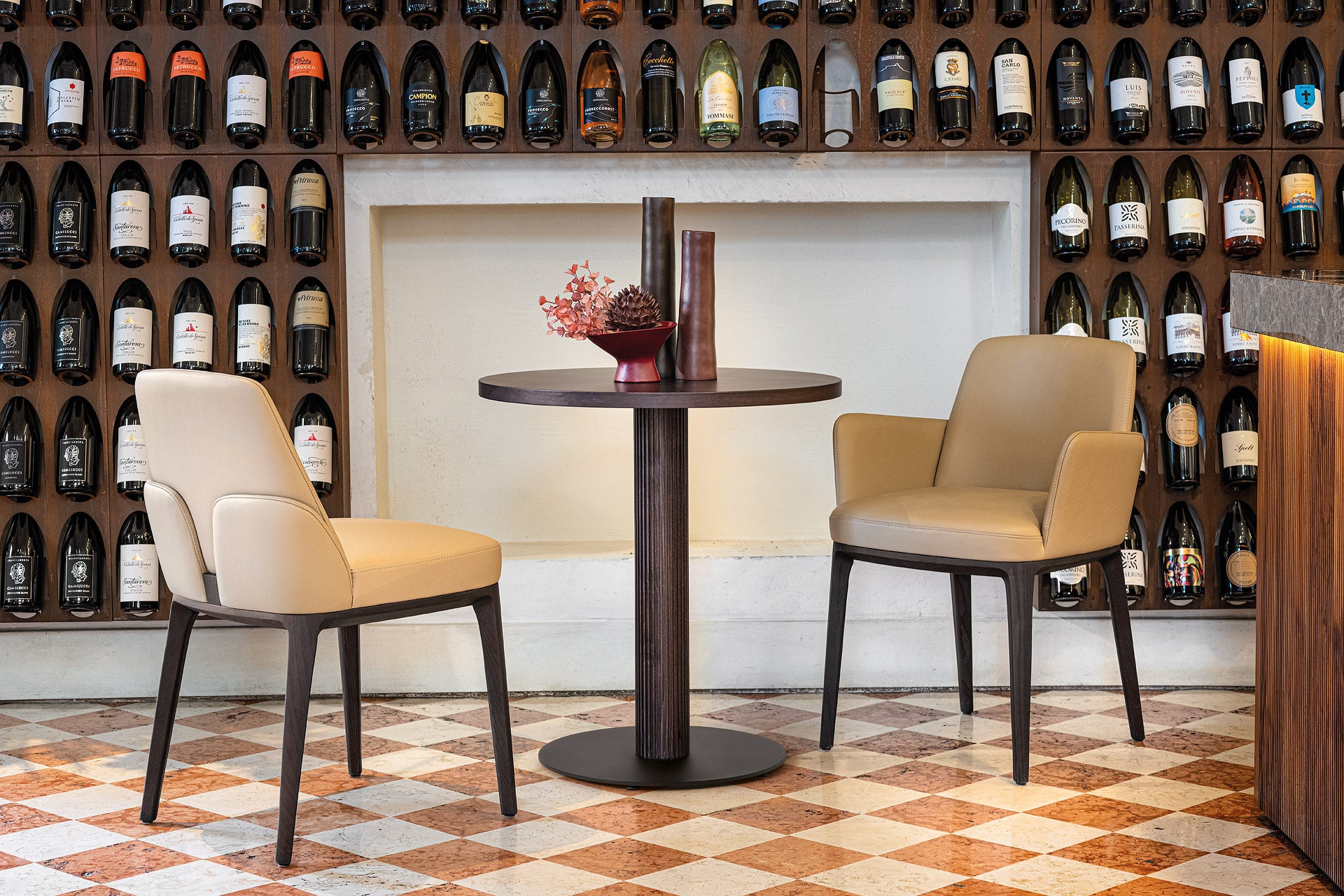 Mila 102 S Side Chair
