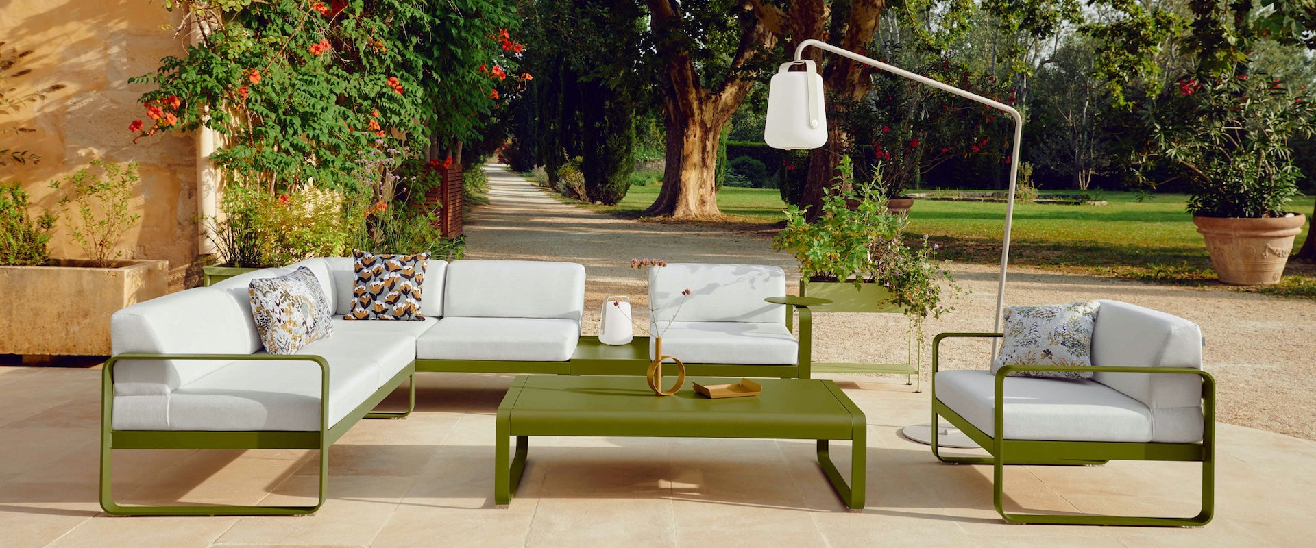 Contract Furniture Store for hospitality & leisure and commercial outdoor projects