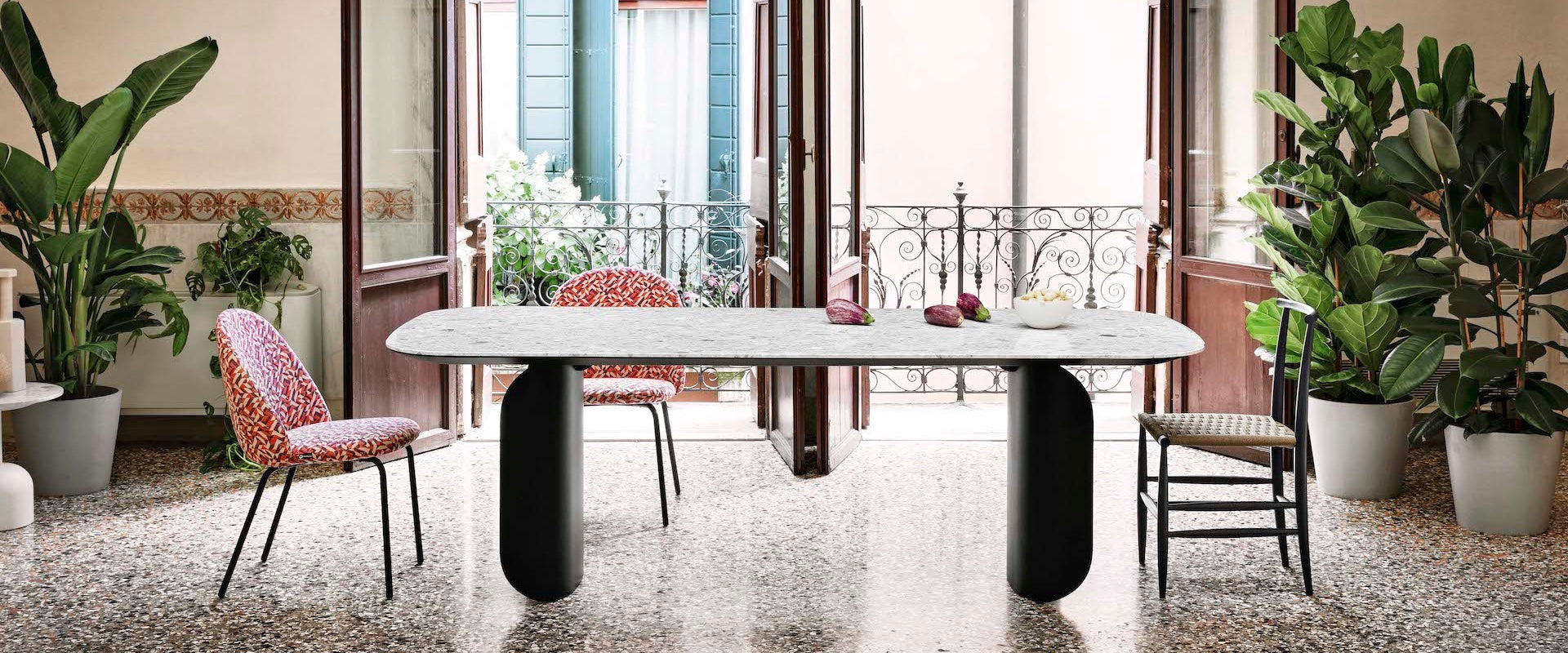 Contract Furniture Store for hospitality & leisure and commercial table projects