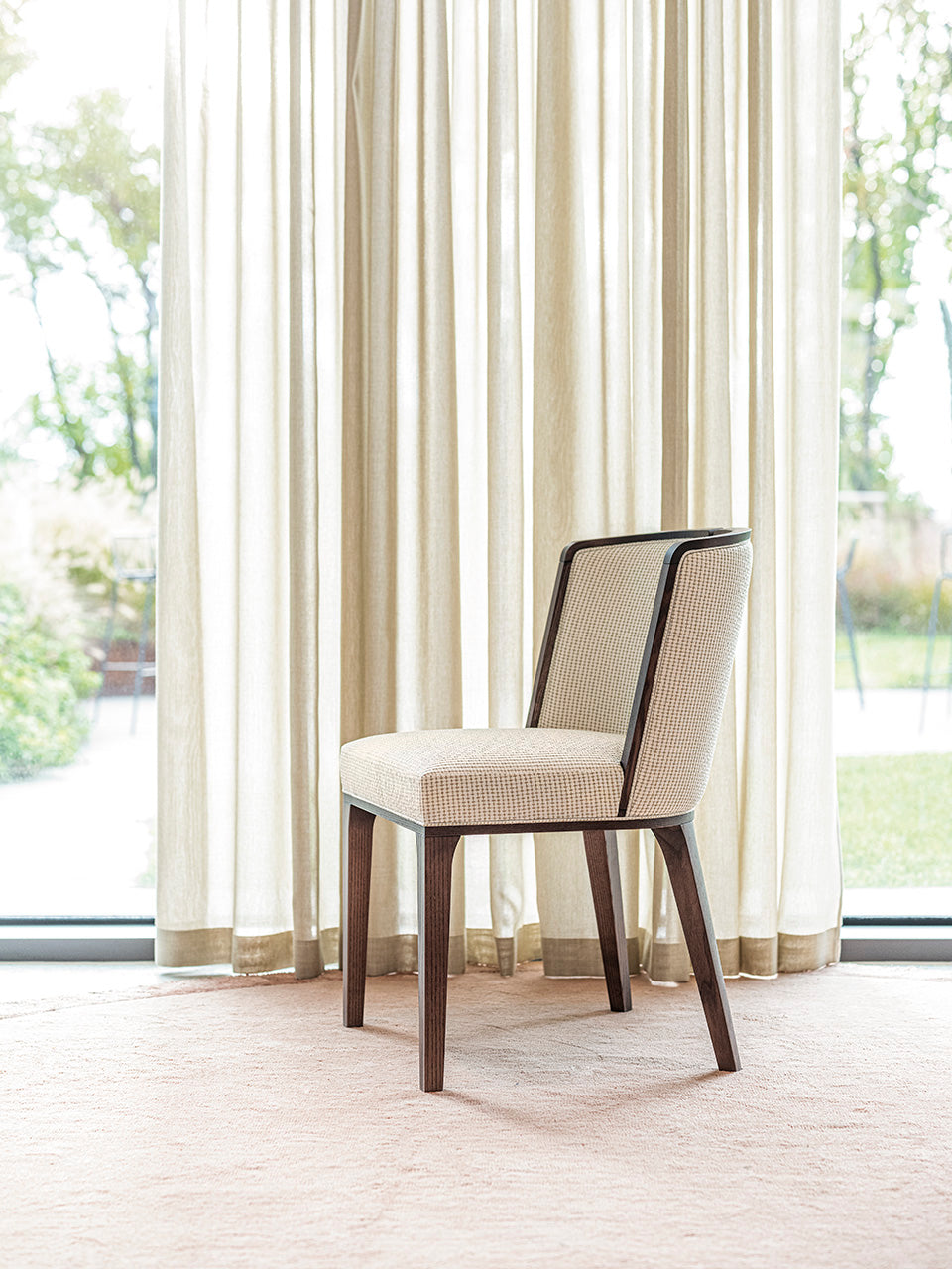 Vida 106 S Side Chair