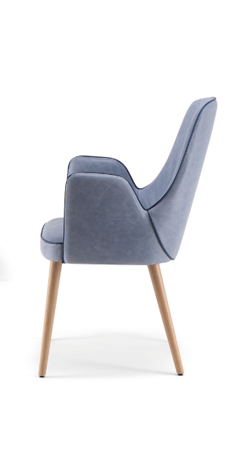 Adima 04 Base 100 Armchair
