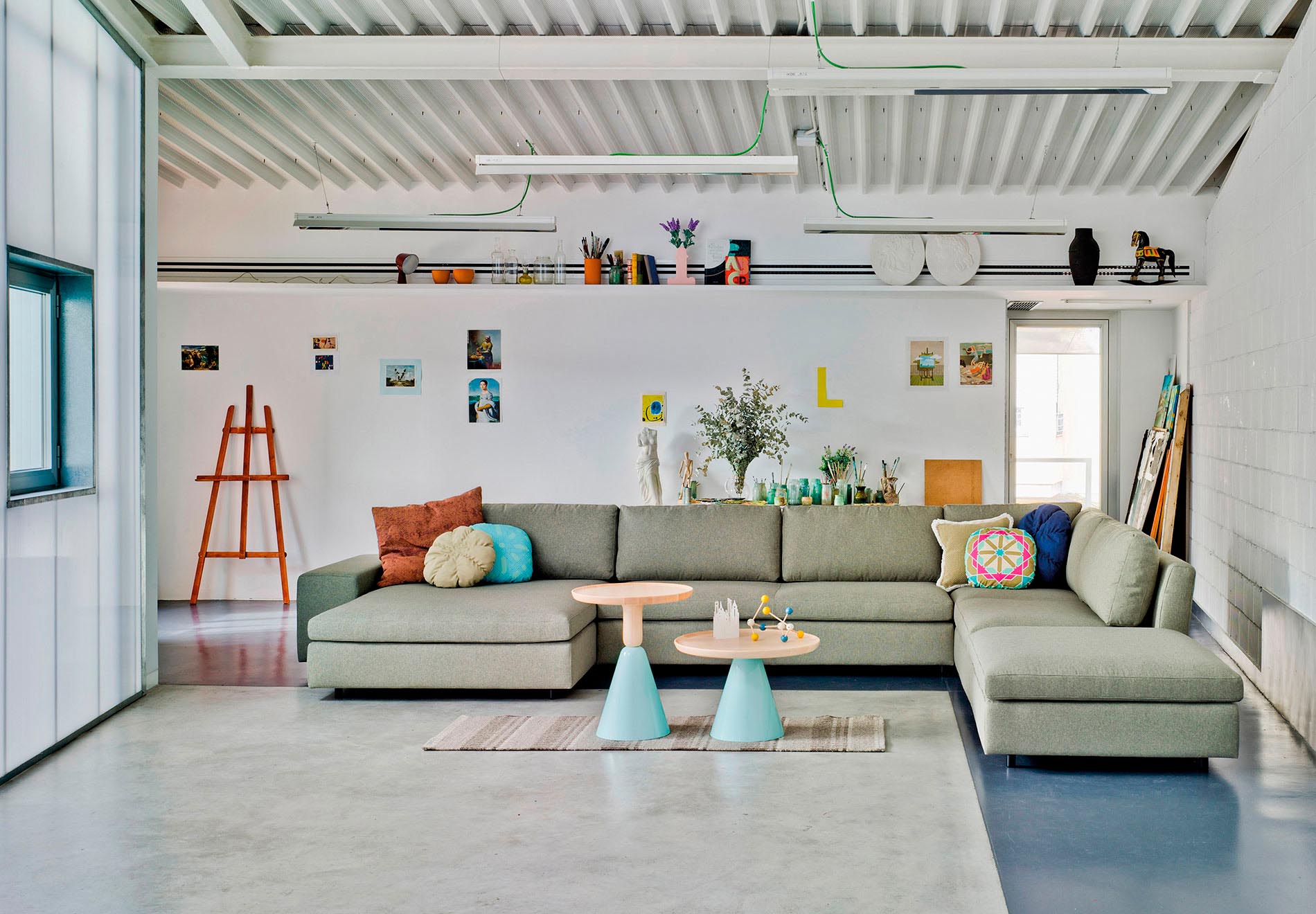 Air Sofa-Contract Furniture Store for hospitality, leisure & commercial projects