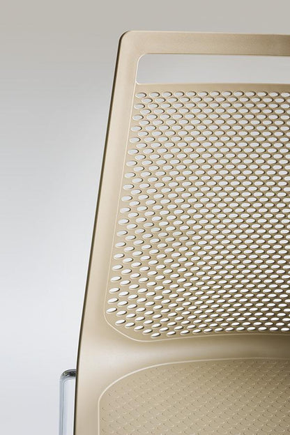 Akami 5R Side Chair