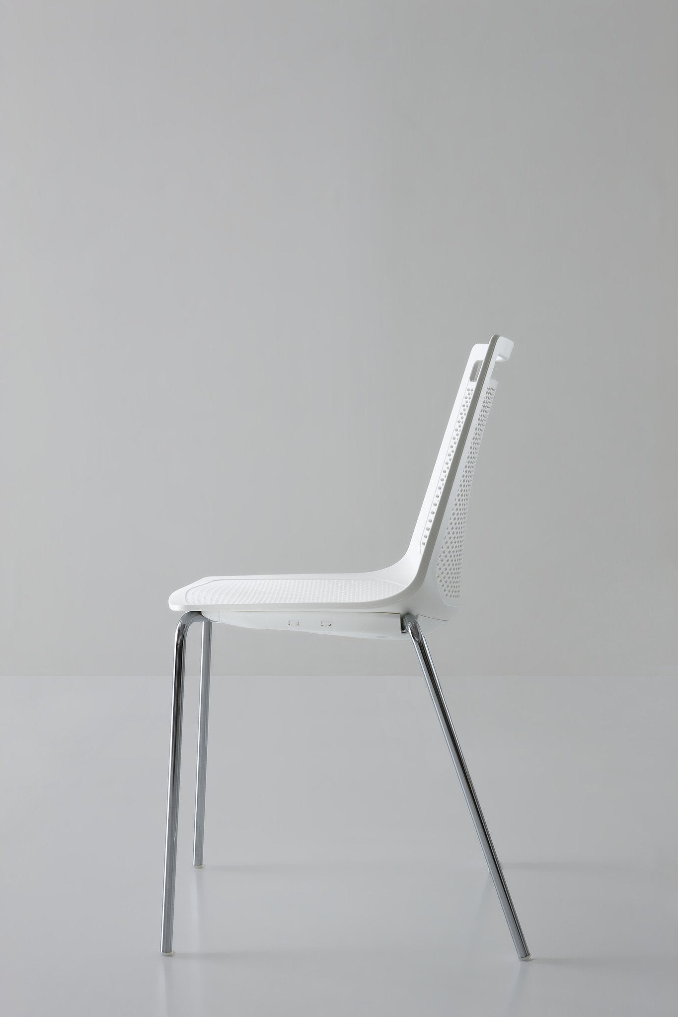 Akami NA Side Chair