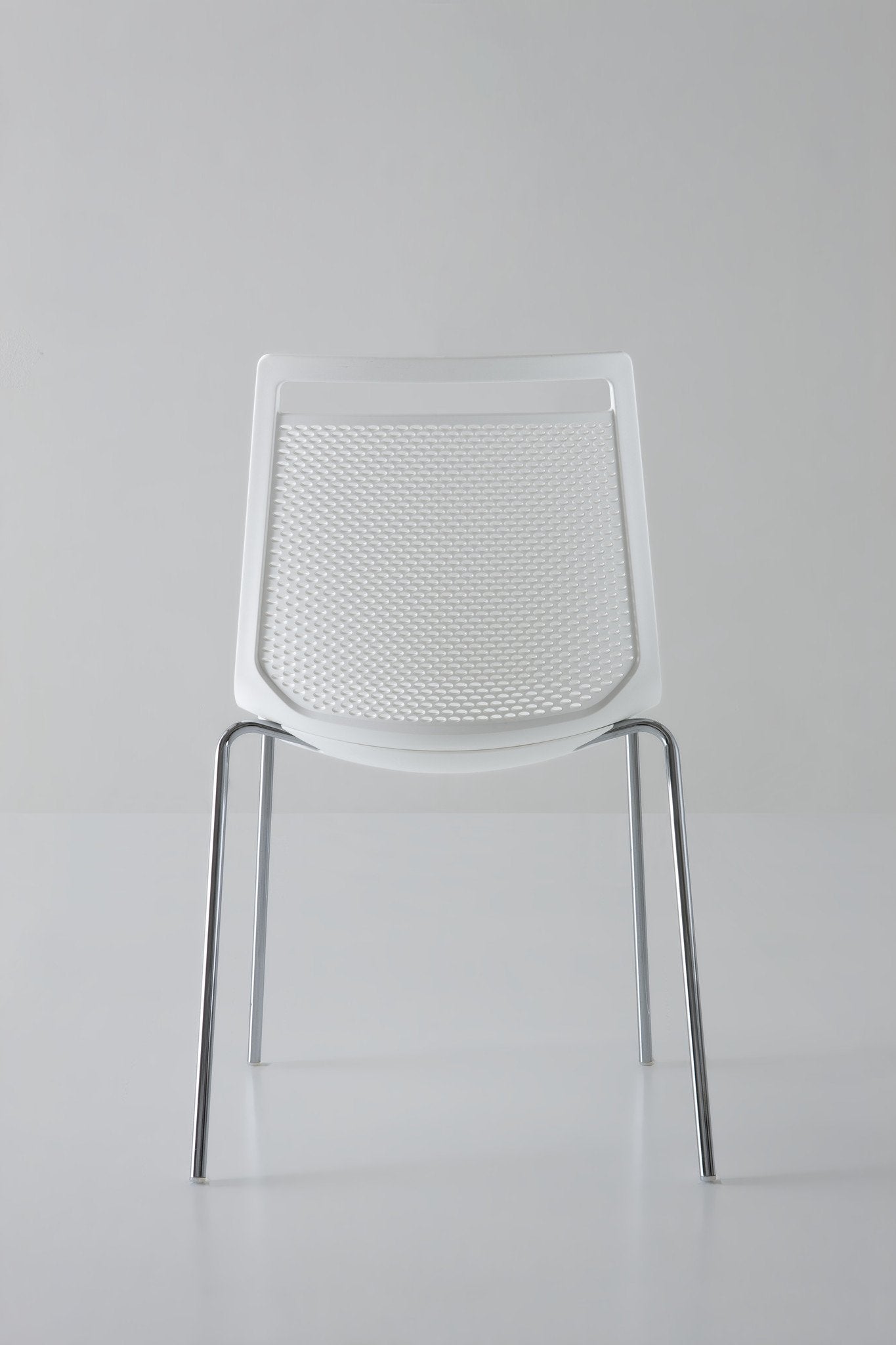 Akami NA Side Chair