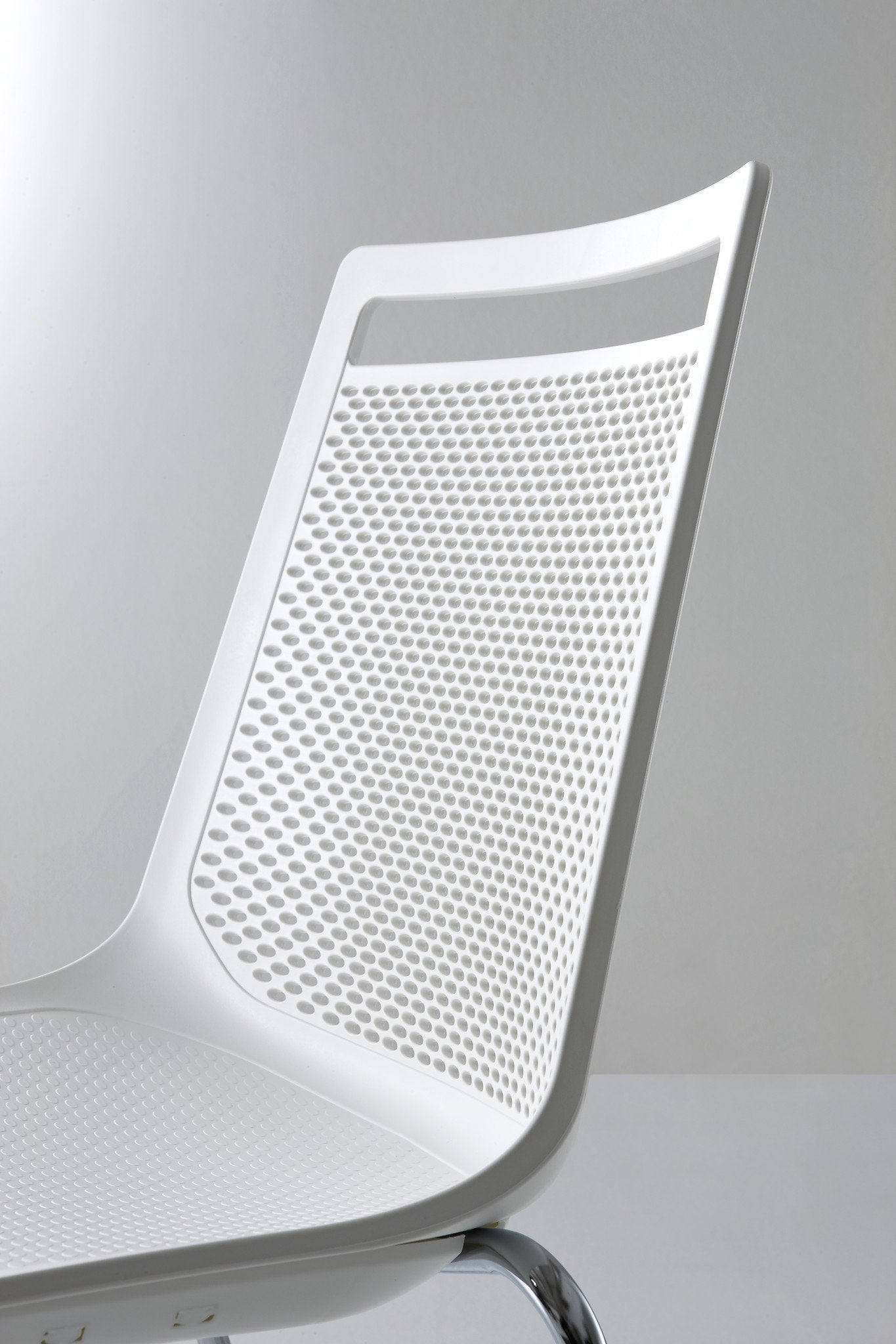 Akami NA Side Chair