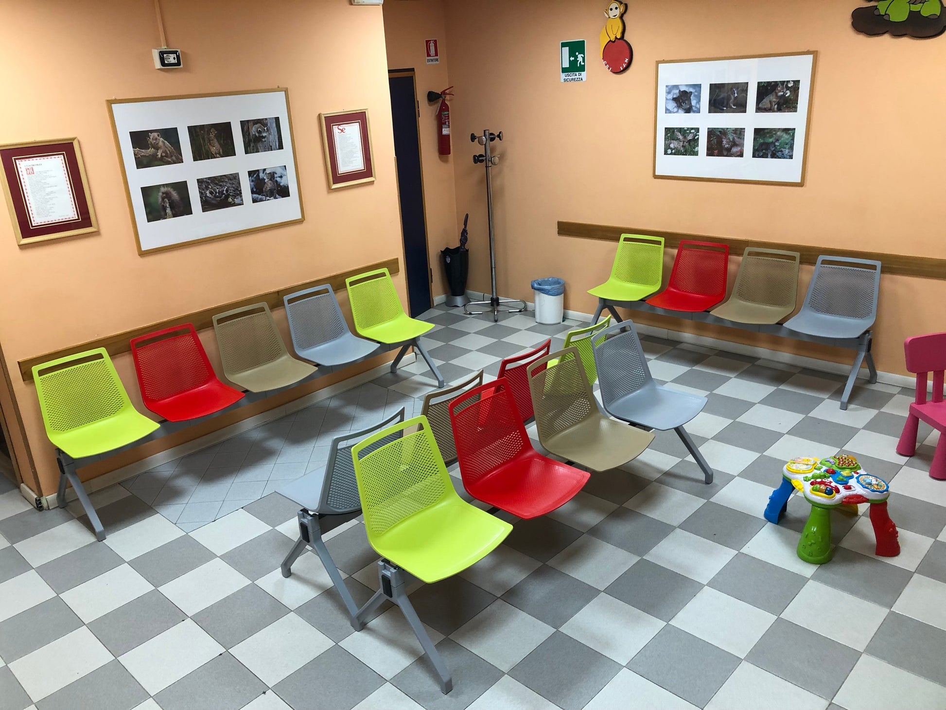 Akami PG Beam Seating-Contract Furniture Store for hospitality, leisure & commercial projects