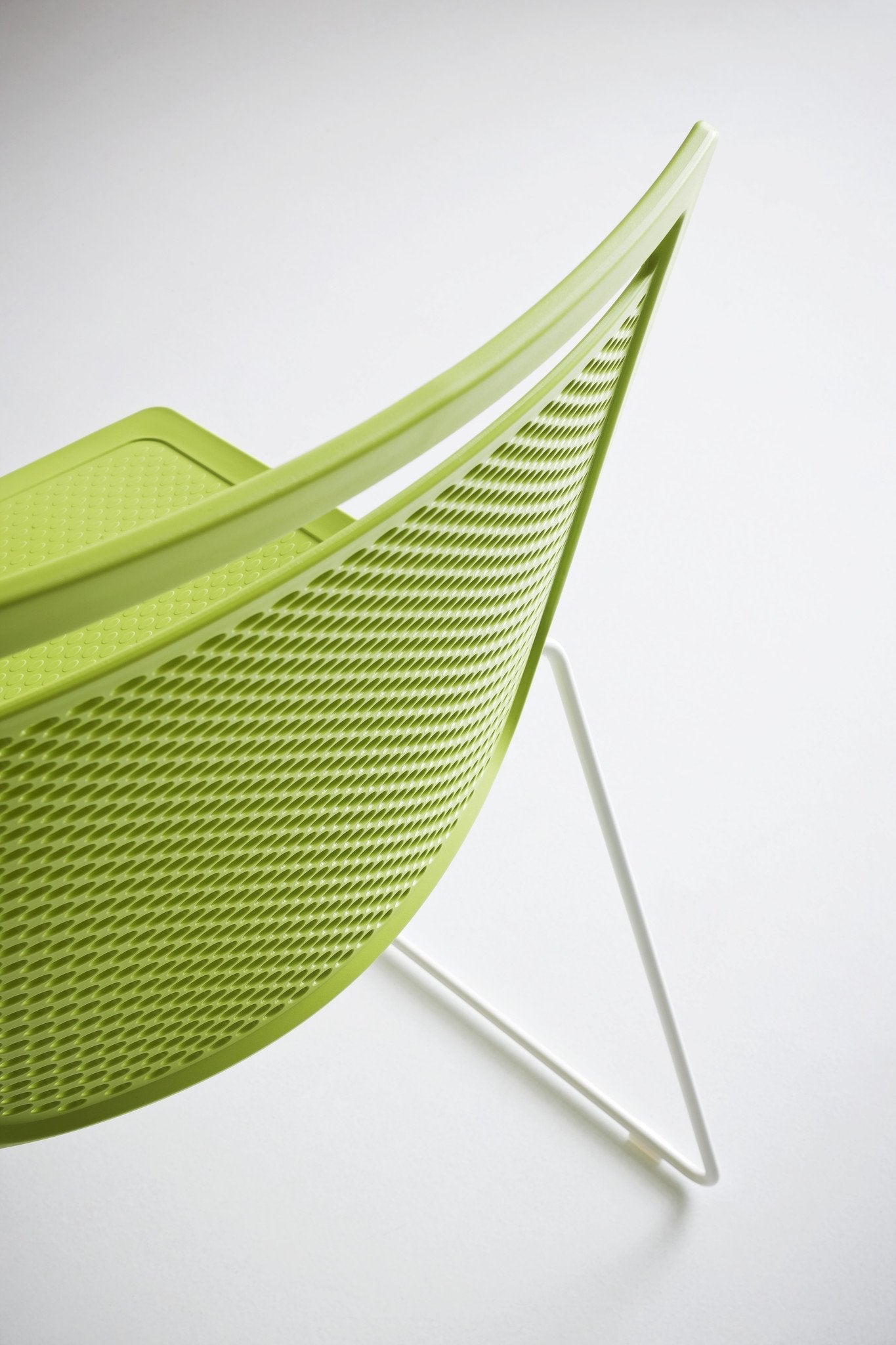 Akami S Side Chair