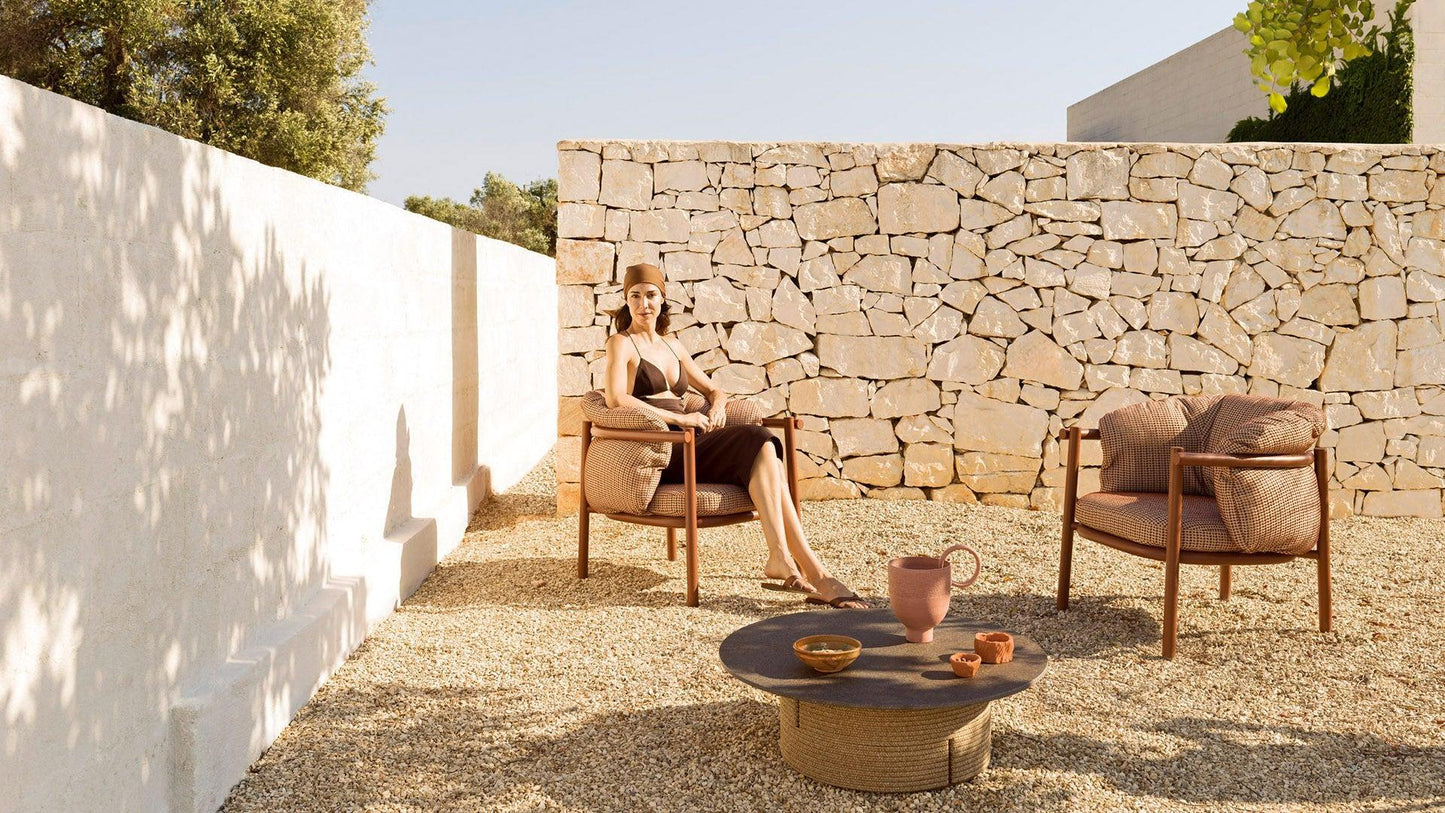 Allegra 2582 Armchair-Contract Furniture Store for hospitality, leisure & commercial projects