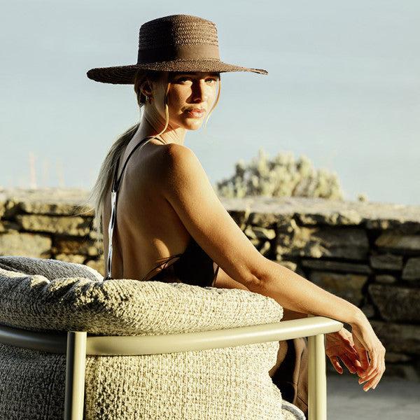 Allegra 2582 Armchair-Contract Furniture Store for hospitality, leisure & commercial projects