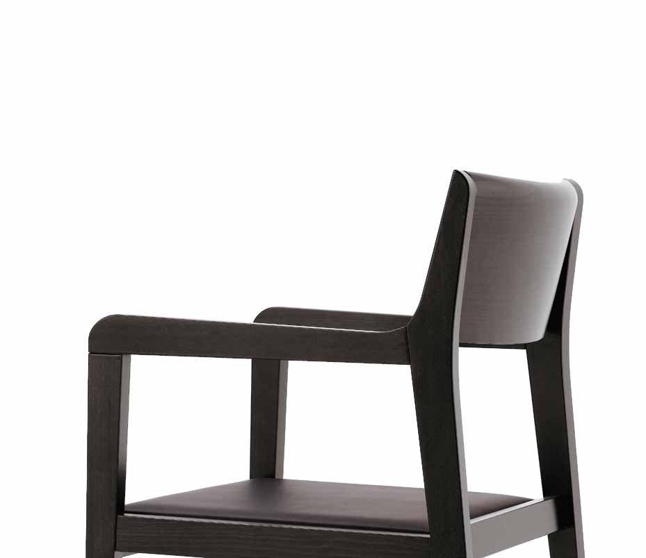 Amarcord Armchair