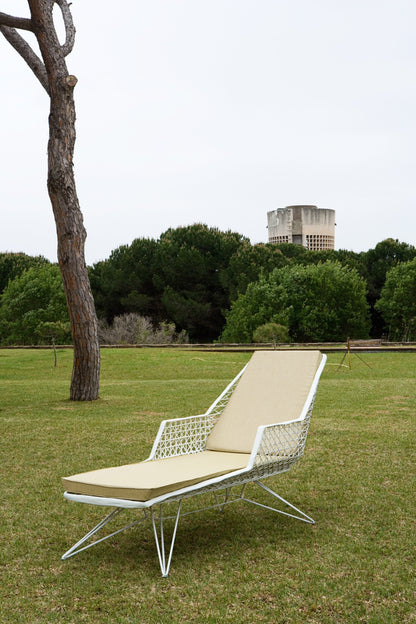 Anti-C 108 Lounger