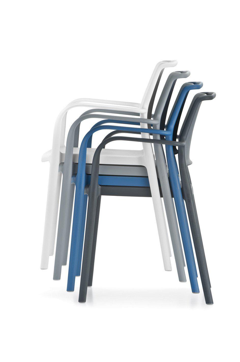 Ara 315 Armchair