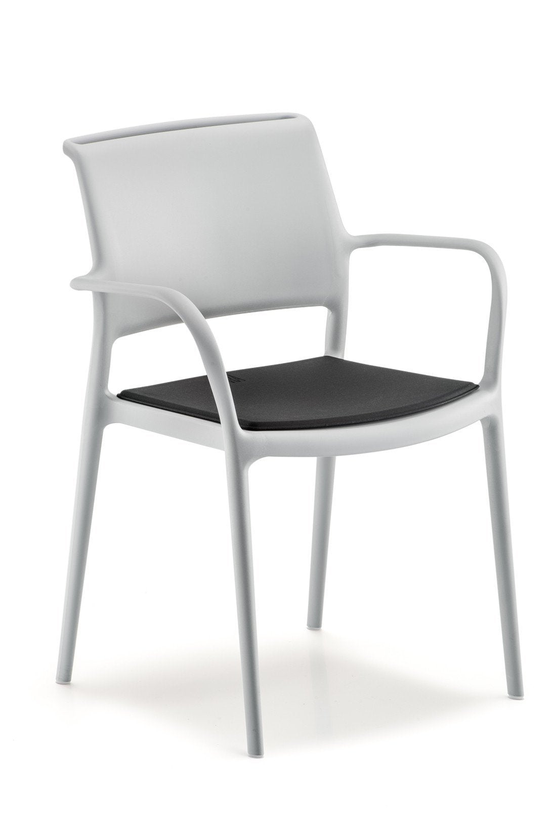 Ara 315 Armchair