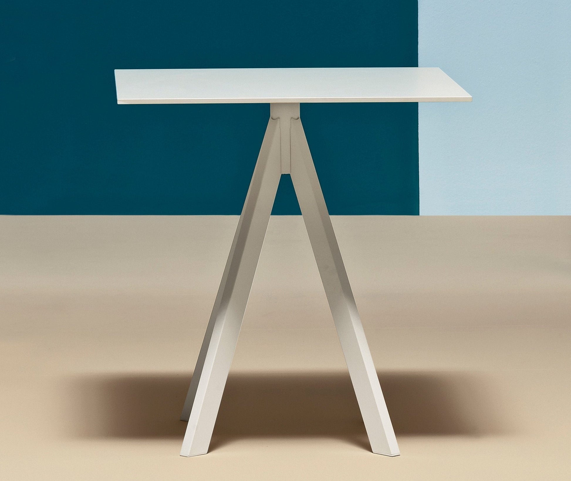 Arki Ark4 Dining Table
