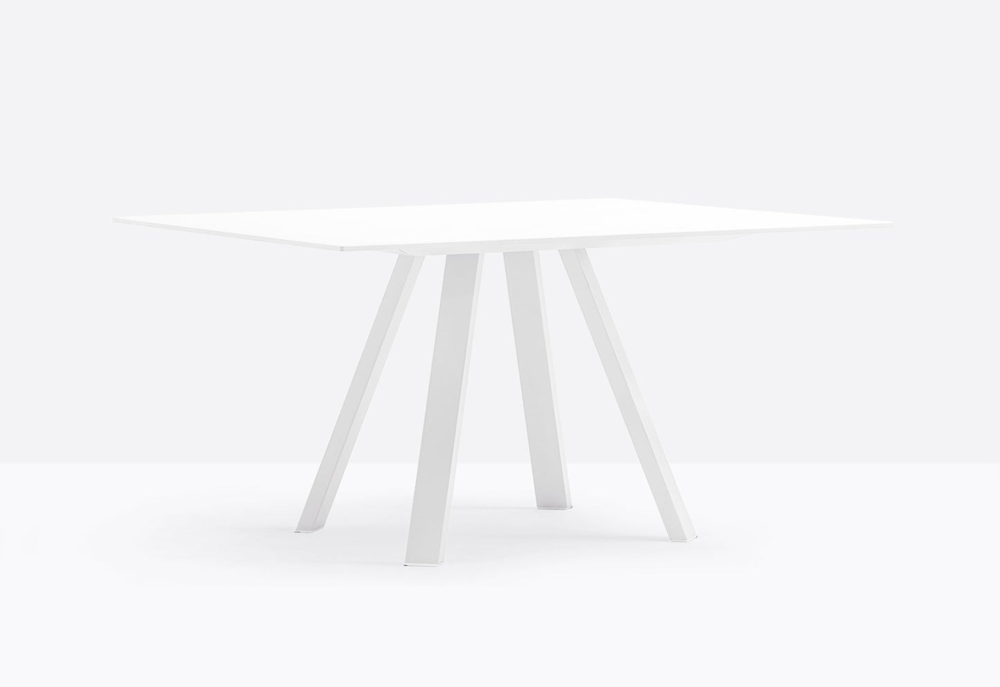 Arki Dining Table