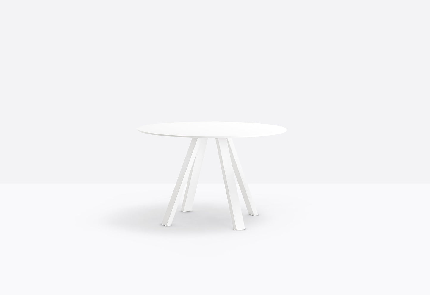 Arki Dining Table