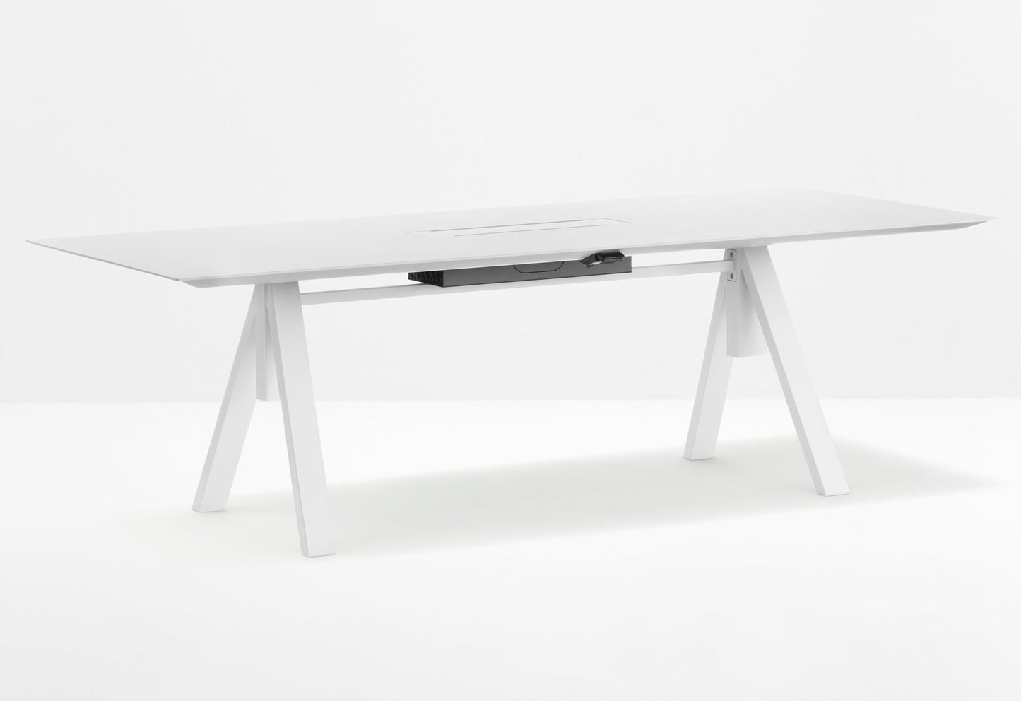 Arki Table Adjustable-Contract Furniture Store for hospitality, leisure & commercial projects