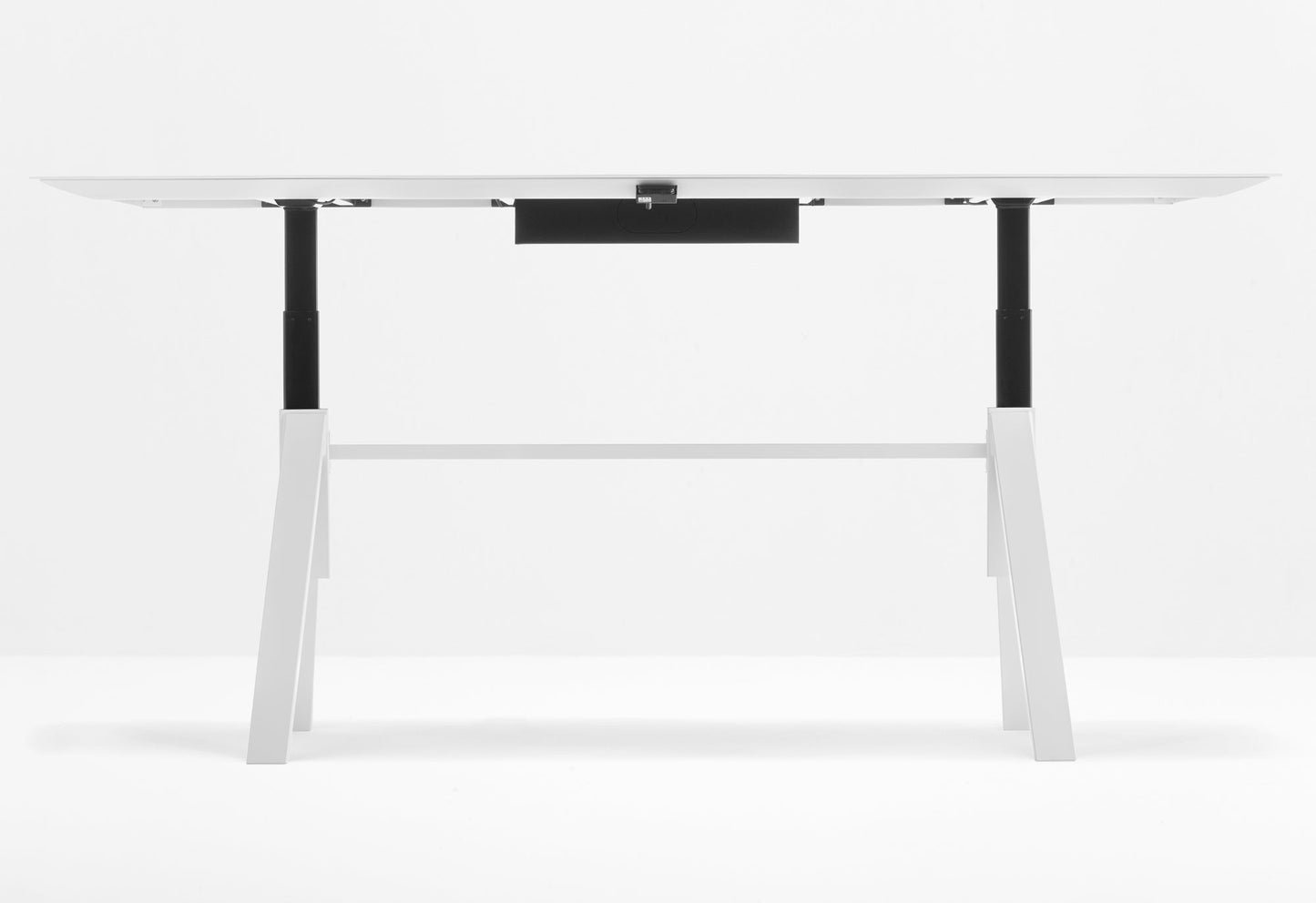 Arki Table Adjustable-Contract Furniture Store for hospitality, leisure & commercial projects